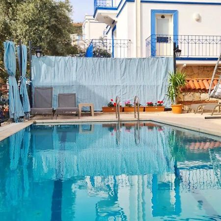 Shared Pool Flat Located 3 Min To Beach In Kalkan Appartement Buitenkant foto