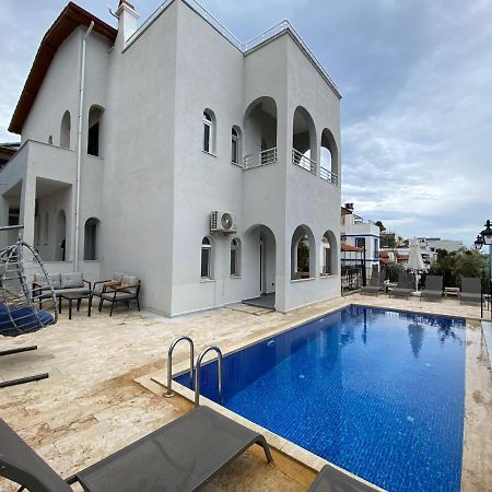 Shared Pool Flat Located 3 Min To Beach In Kalkan Appartement Buitenkant foto