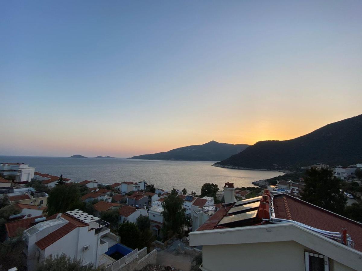 Shared Pool Flat Located 3 Min To Beach In Kalkan Appartement Buitenkant foto