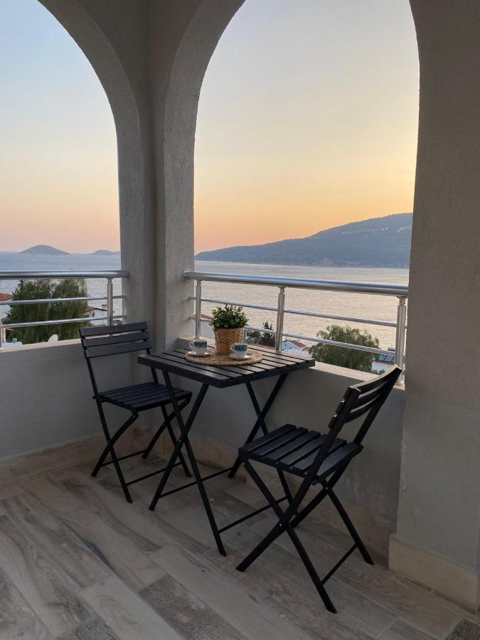 Shared Pool Flat Located 3 Min To Beach In Kalkan Appartement Buitenkant foto