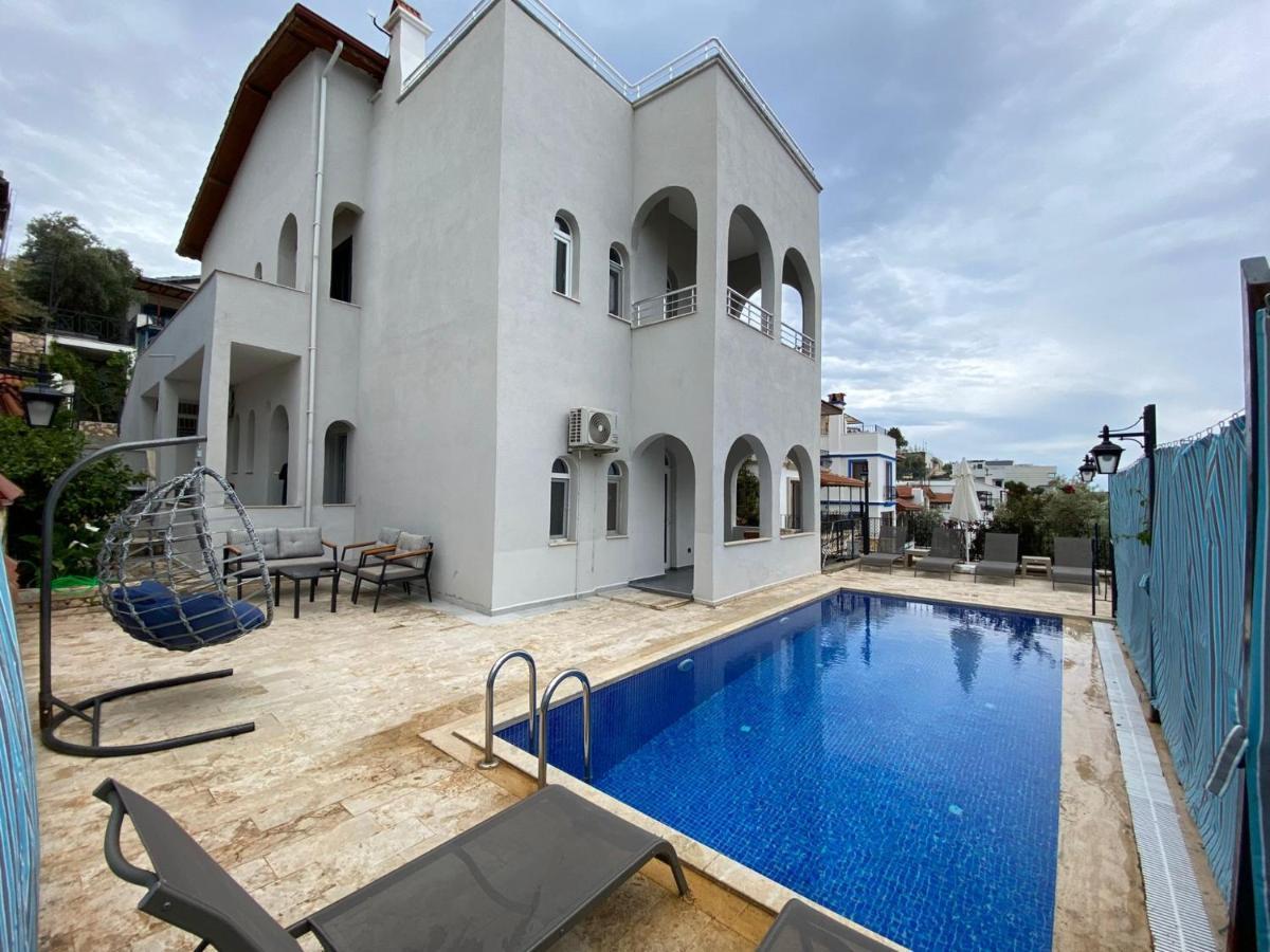 Shared Pool Flat Located 3 Min To Beach In Kalkan Appartement Buitenkant foto